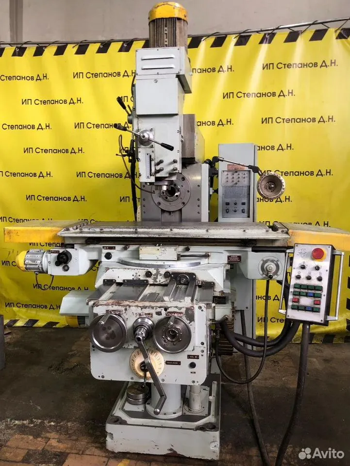 Станок универсальный фрезерный FU350rapug-01